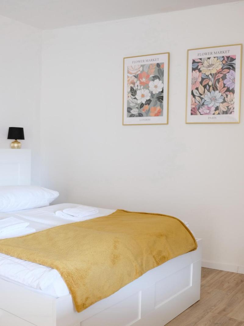 Neues Im Zentrum Von Fuer 2 Personen * Graz